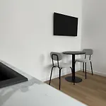 Greyhome Near Oldtown Апартаменты Клайпеда